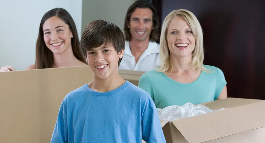 Children during family moving Zurich